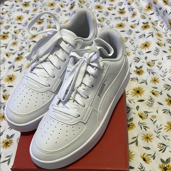 NWT Puma Men's Classic White Caven 2.0 Sneakers - Picture 3 of 8